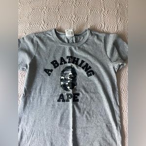 BATHING APE TSHIRT SIZE SMALL